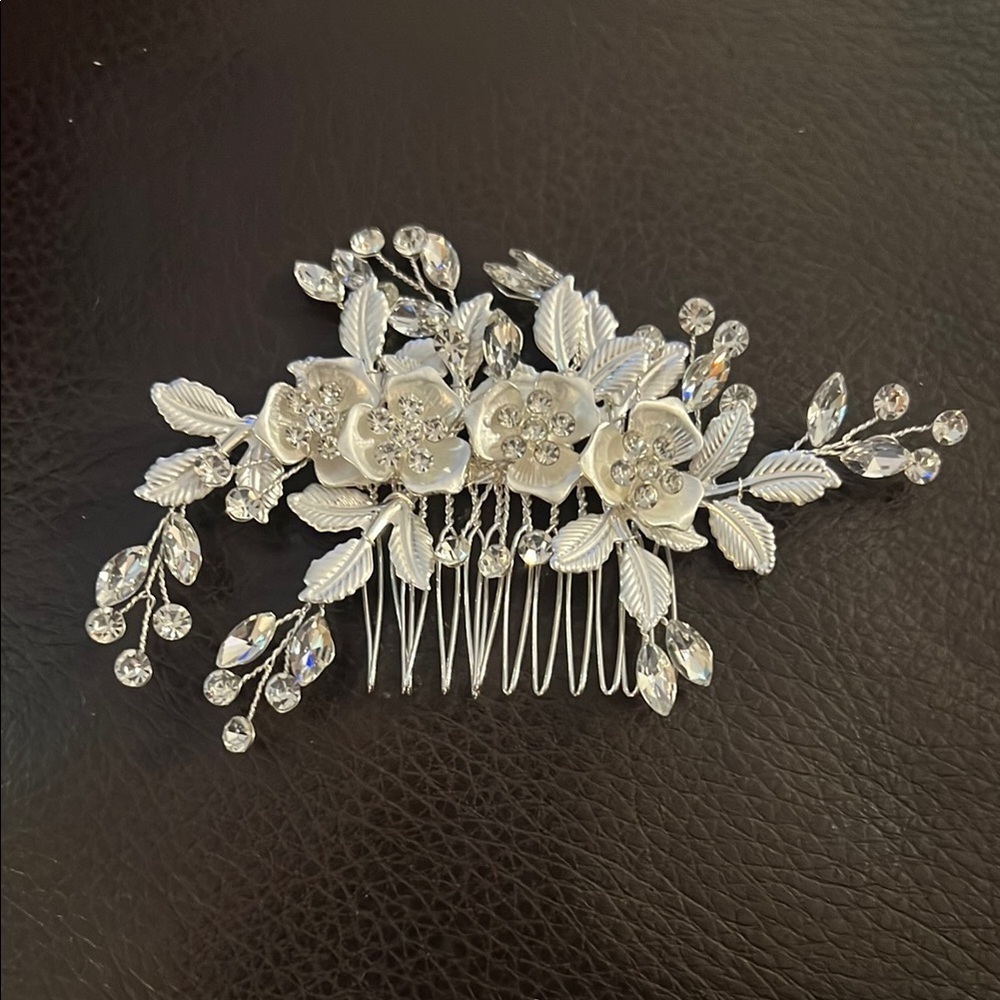 Rhinestone Bridal Hair Comb Pearl Tiaras for Women New Crystal Hairpin Clip - Picture 6 of 8